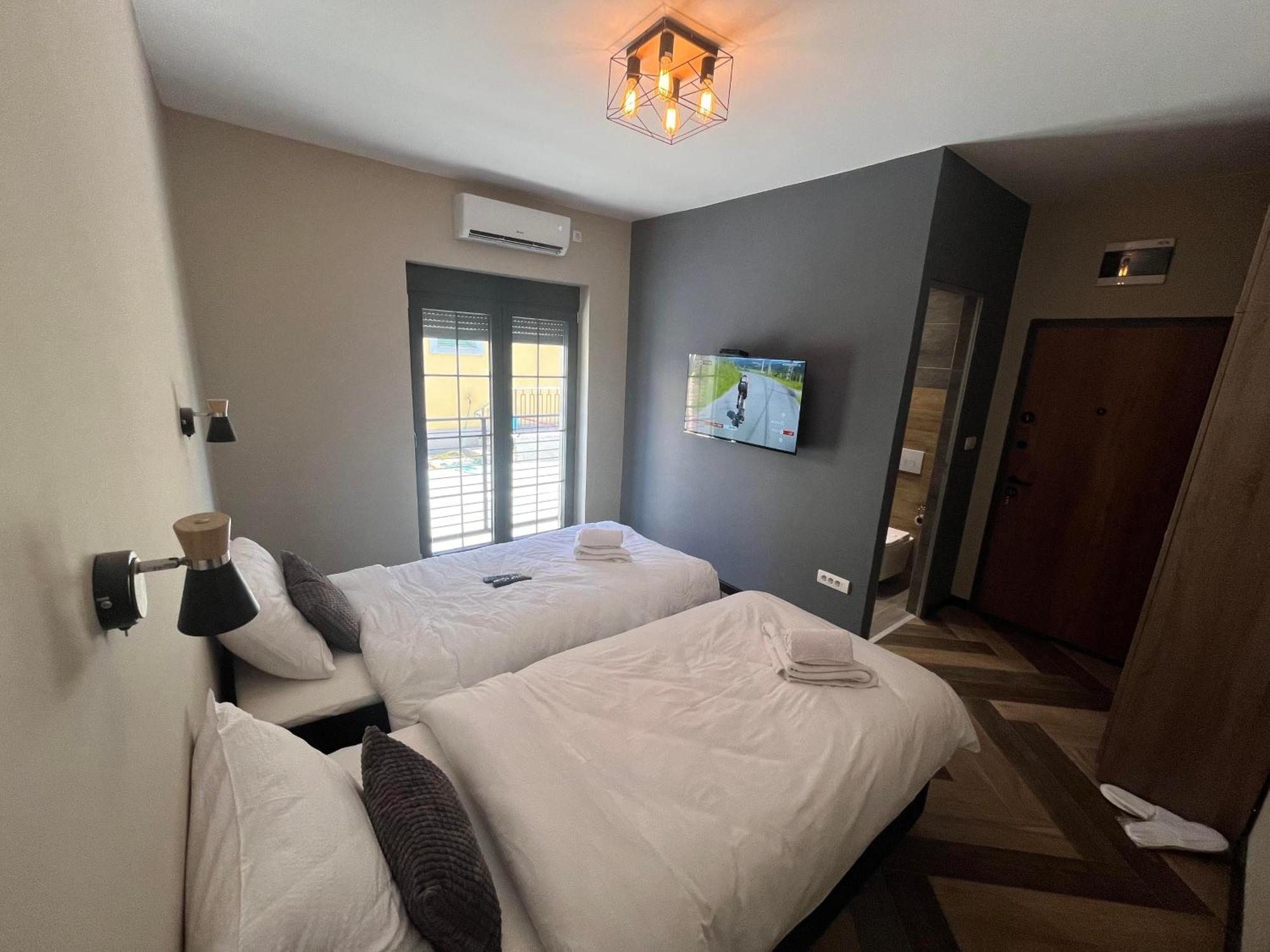 La Roue Otel Vrsac Dış mekan fotoğraf