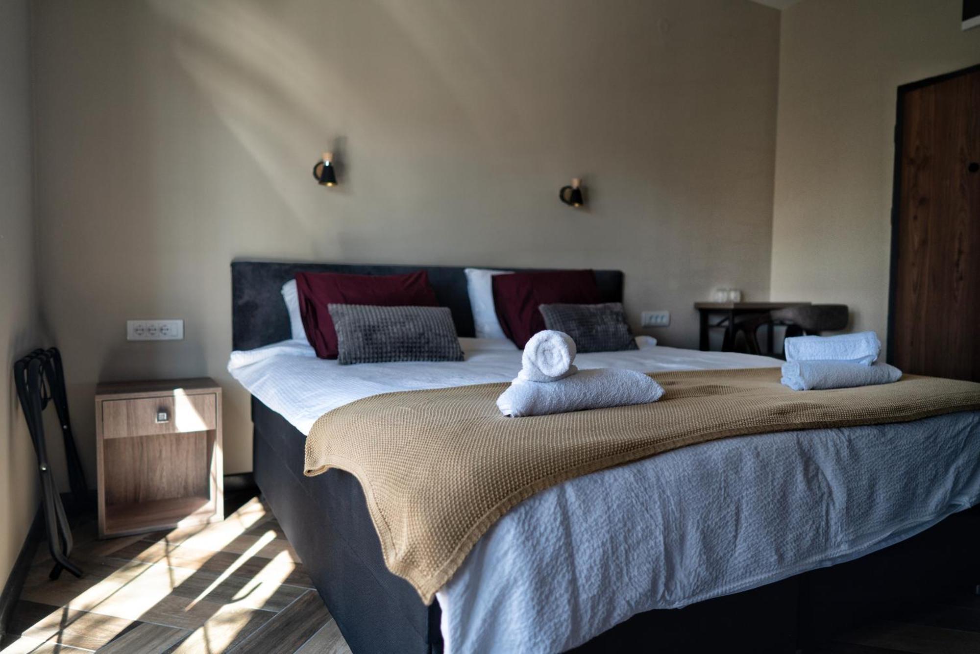 La Roue Otel Vrsac Dış mekan fotoğraf