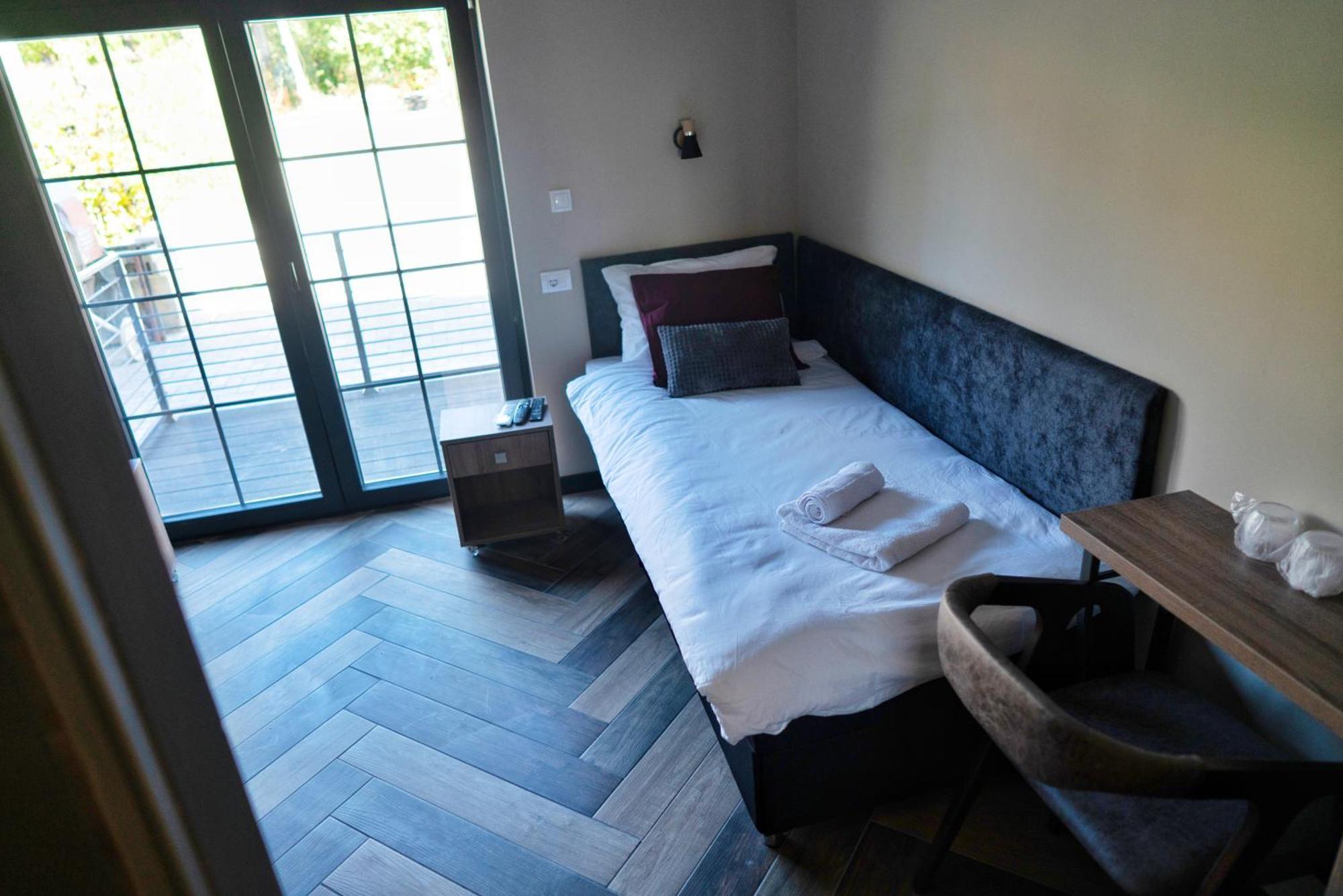La Roue Otel Vrsac Dış mekan fotoğraf