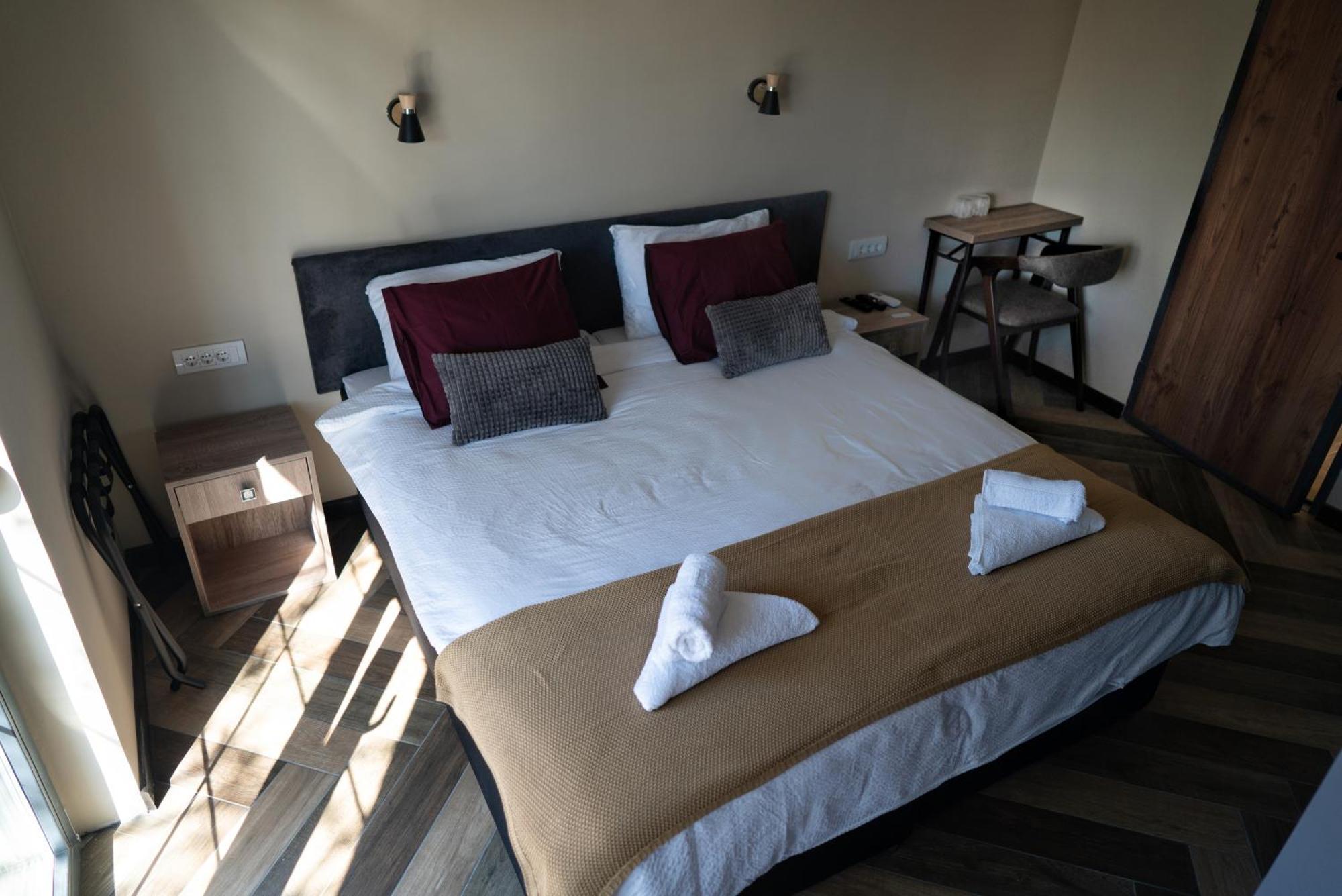 La Roue Otel Vrsac Dış mekan fotoğraf